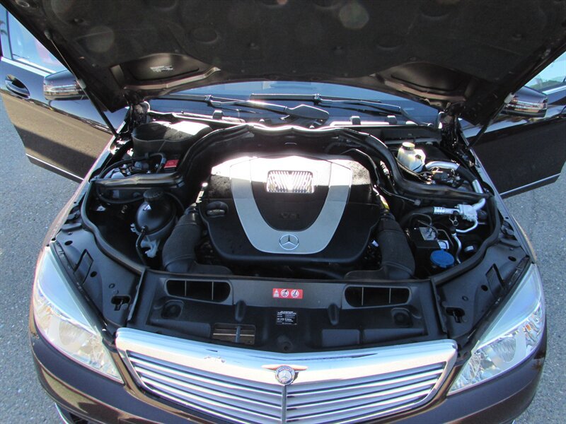 Used 2011 Mercedes-Benz C 300 Sedan image 32