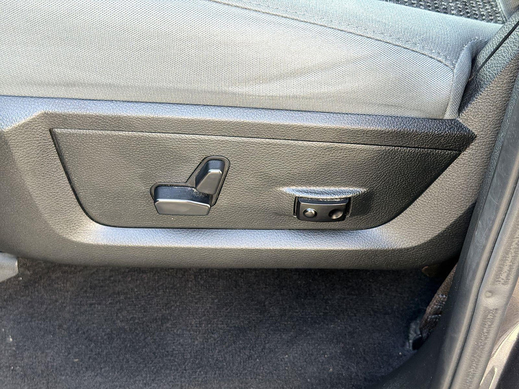 Used 2018 RAM 1500 Big Horn RWD image 32
