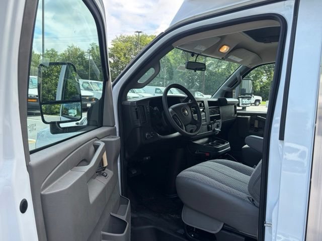 New 2026 Chevrolet Express 3500 w/ Power Convenience Package RWD image 26
