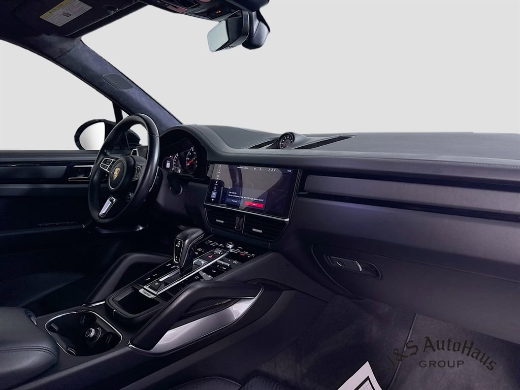 Used 2020 Porsche Cayenne Turbo w/ Assistance Package image 36