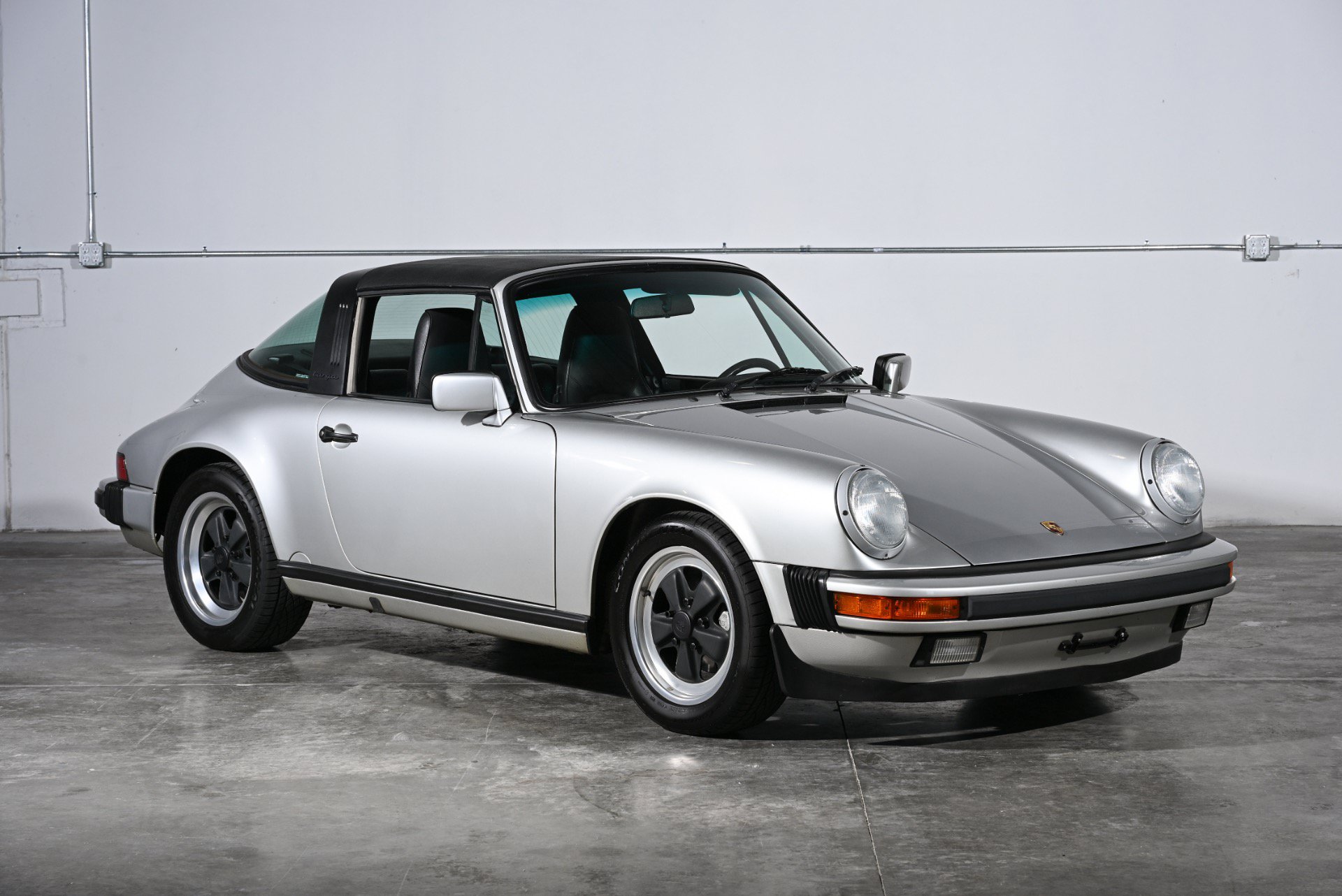 Used 1988 Porsche 911 Carrera RWD image 26