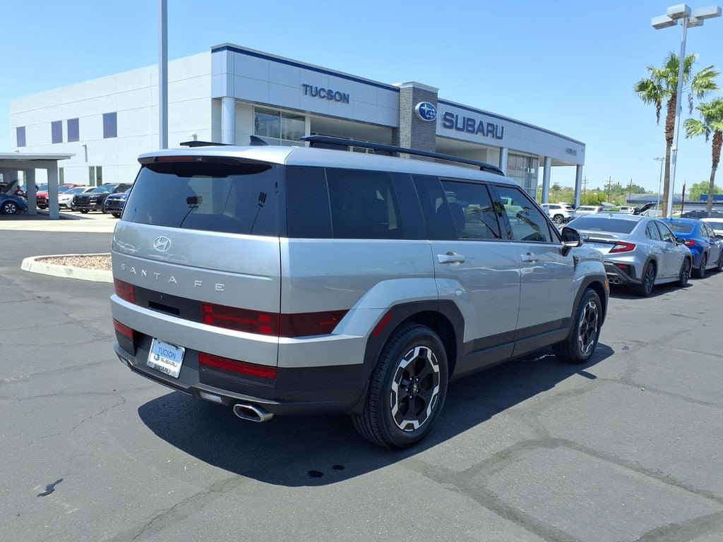 Used 2025 Hyundai Santa Fe SEL FWD image 10