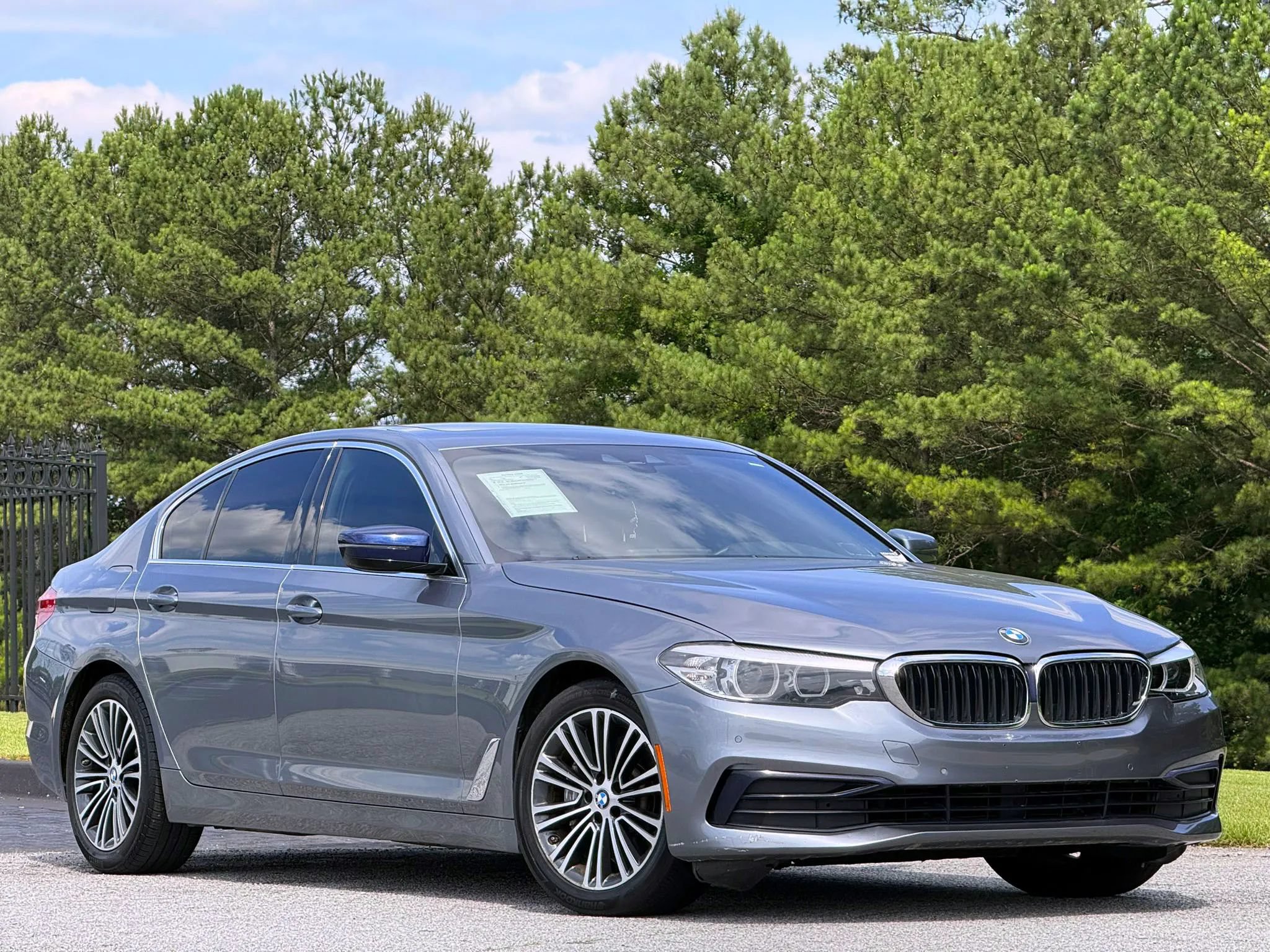 Used 2019 BMW 530i xDrive w/ Convenience Package AWD/4WD image 5