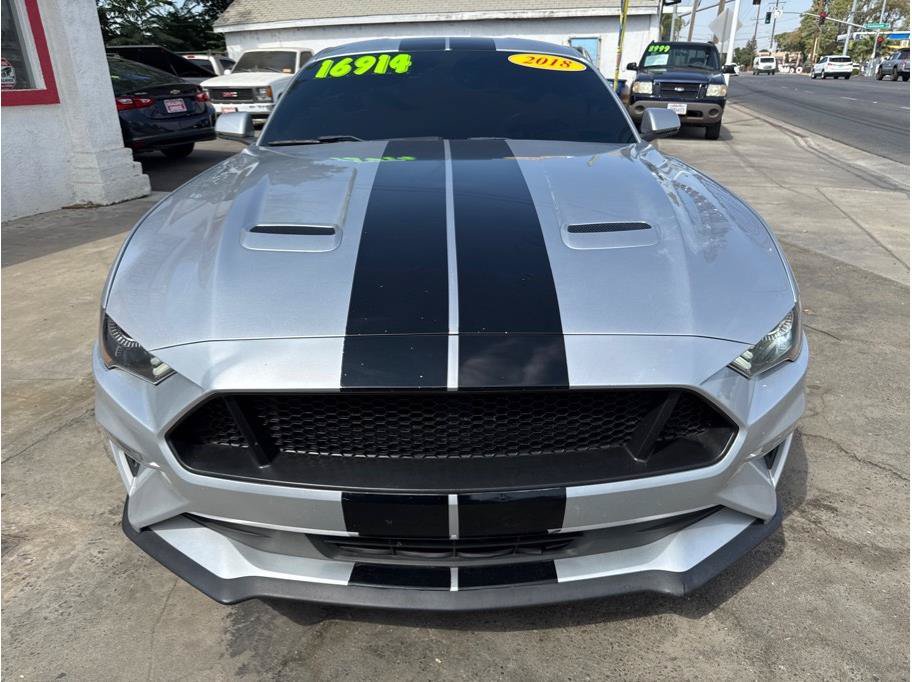 Used 2018 Ford Mustang Premium RWD image 3