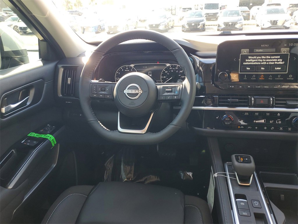 New 2025 Nissan Pathfinder SL image 9
