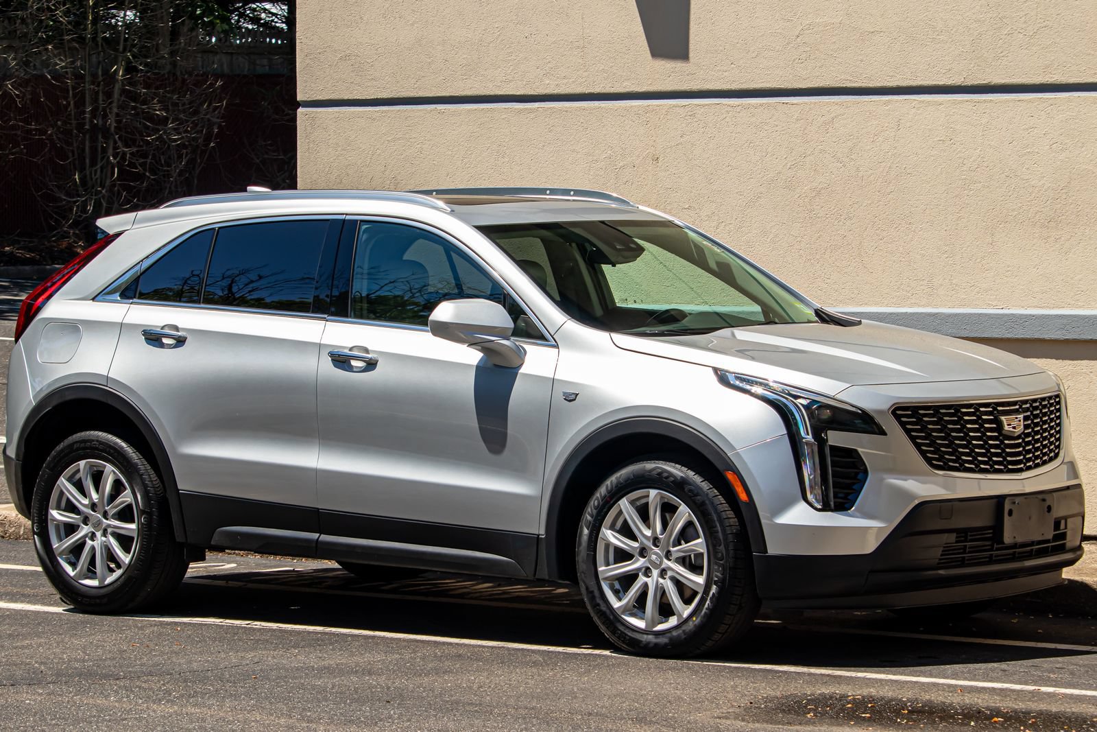 Used 2021 Cadillac XT4 Luxury w/ Cold Weather Package AWD/4WD image 12