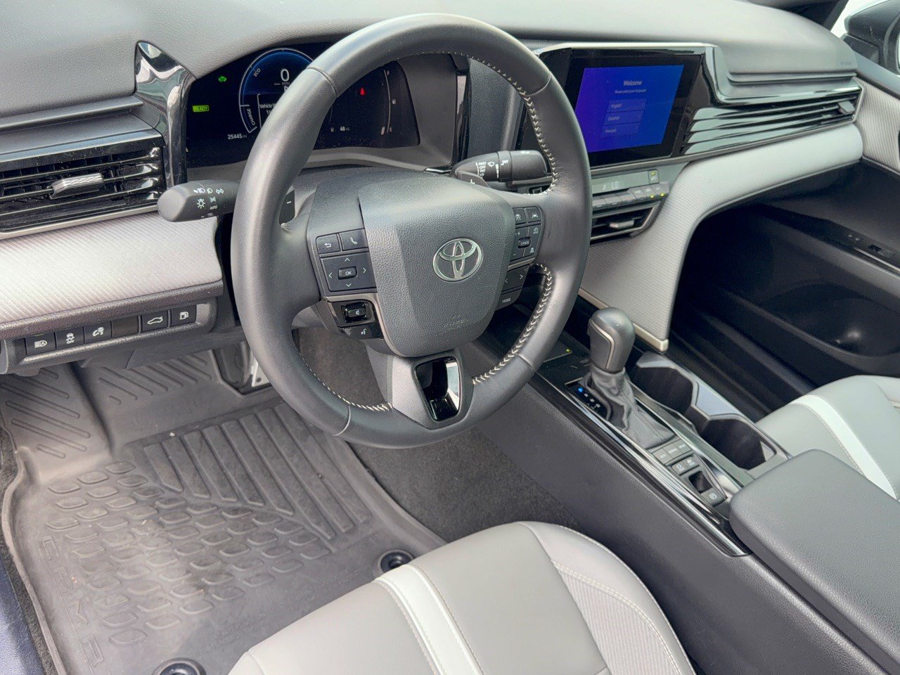 Certified 2025 Toyota Camry SE FWD image 4