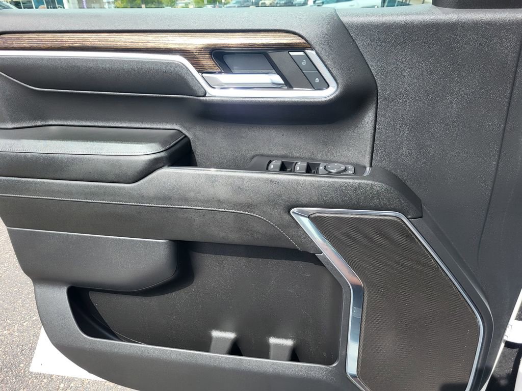 Used 2024 GMC Sierra 1500 Elevation image 28