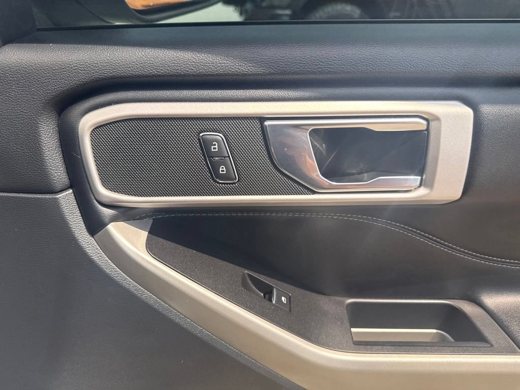 Certified 2021 Ford Explorer XLT w/ Equipment Group 202A RWD image 29