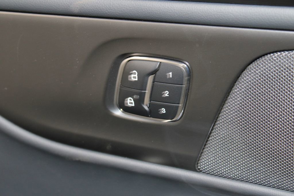 New 2026 Lincoln Nautilus Reserve w/ Jet Appearance Package image 40