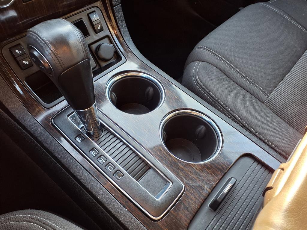 Used 2015 Chevrolet Traverse LT w/ Style and Technology Package image 20