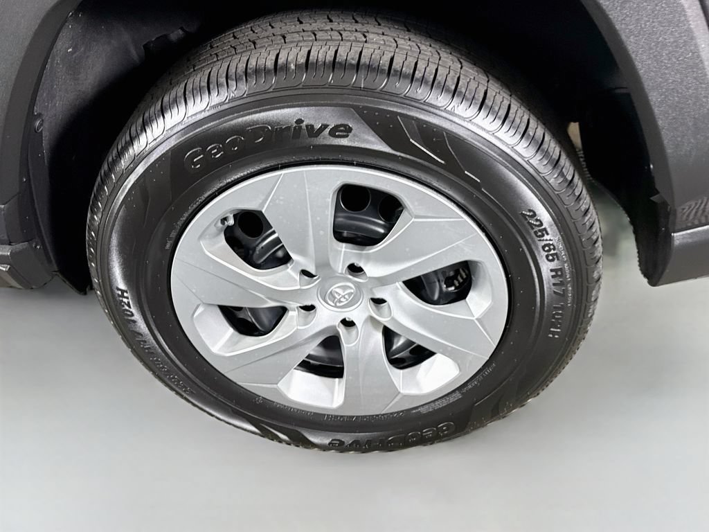 Certified 2023 Toyota RAV4 LE AWD/4WD image 33