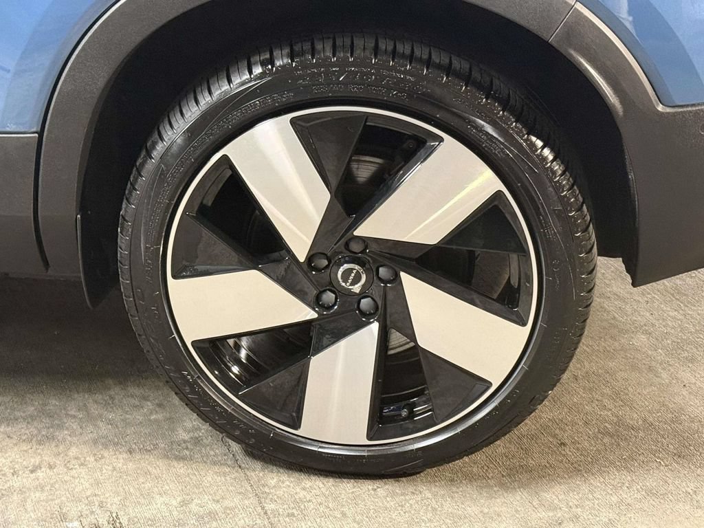 Used 2023 Volvo XC40 Recharge Ultimate w/ Protection Package Premier AWD/4WD image 13