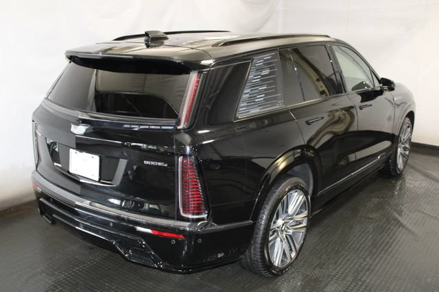 Used 2026 Cadillac Vistiq Platinum w/ LPO, Floor Liner Package AWD/4WD image 4
