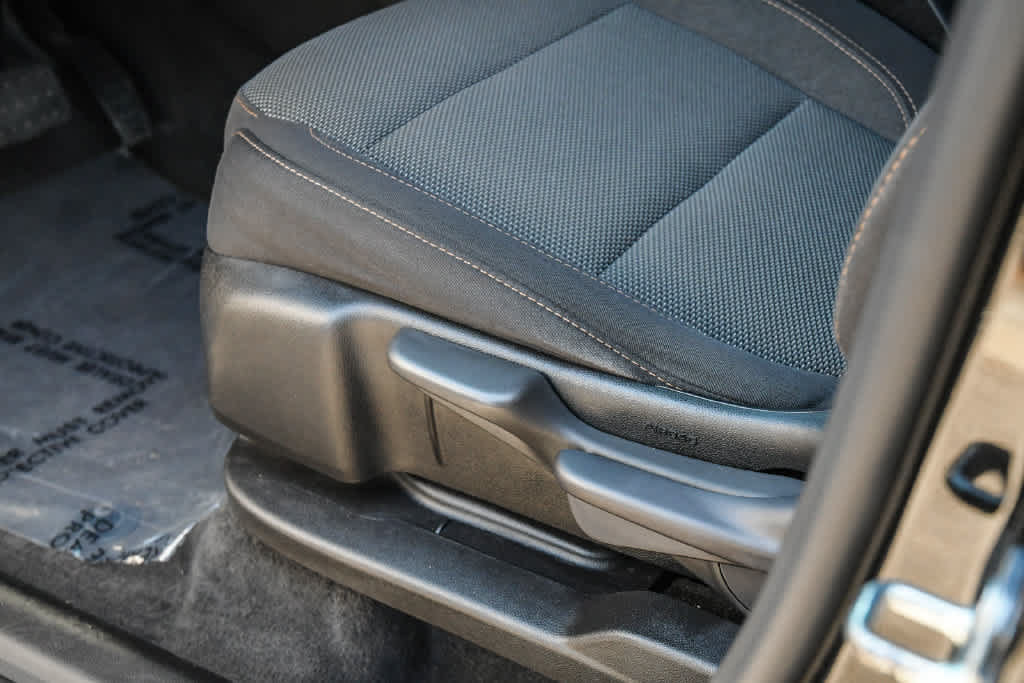 Used 2020 Chevrolet Traverse LS w/ LPO, Floor Liner Package FWD image 23