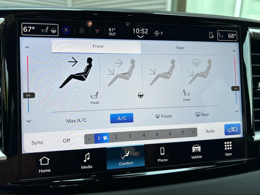 New 2025 Chrysler Voyager LX image 26