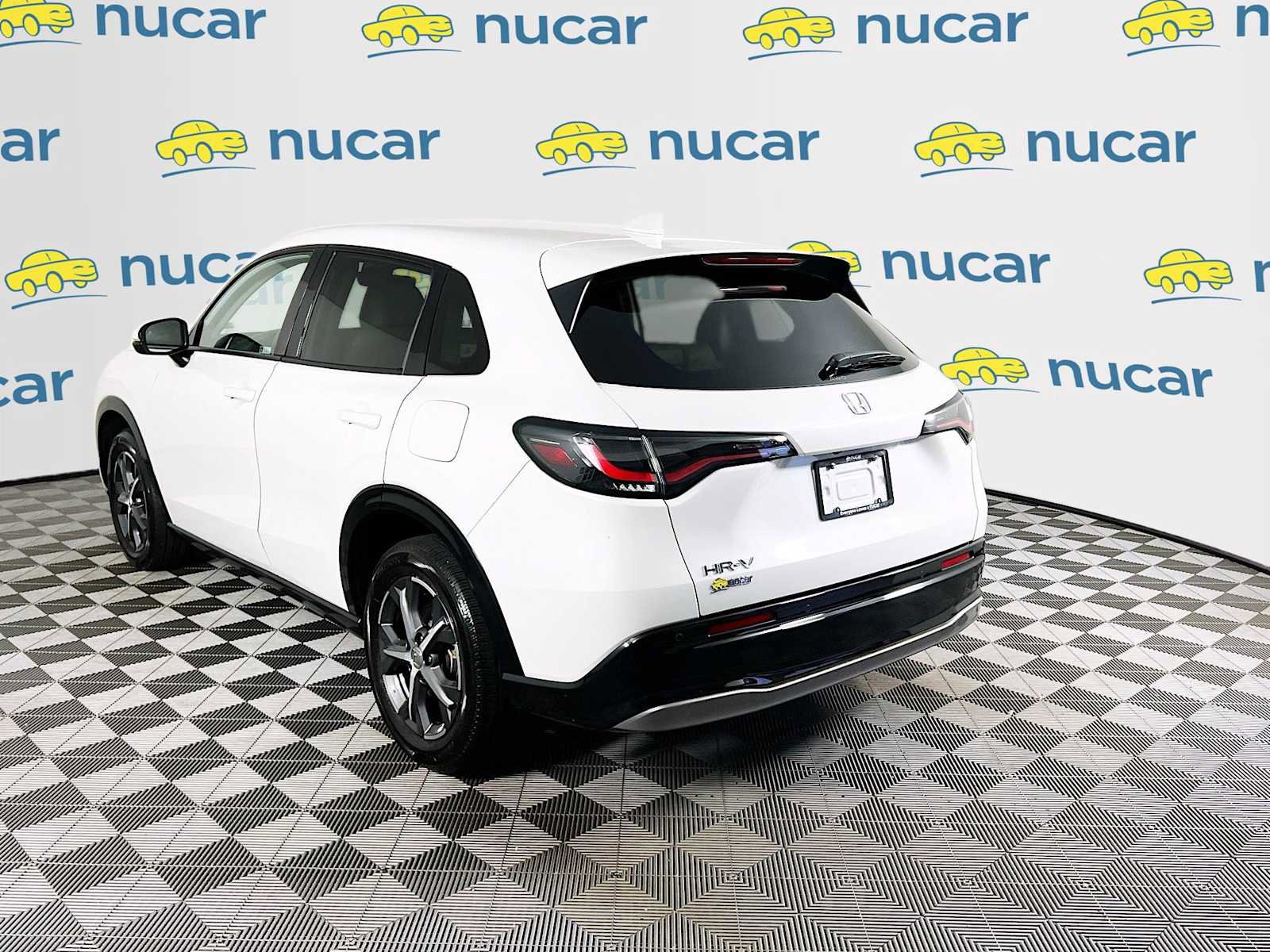 Used 2023 Honda HR-V EX-L image 5