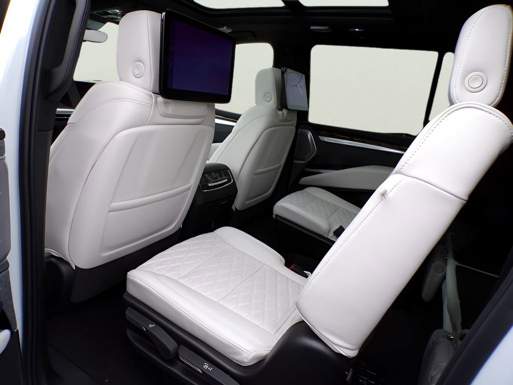 New 2026 Cadillac Escalade ESV Platinum Sport w/ LPO, ONYX Package image 8