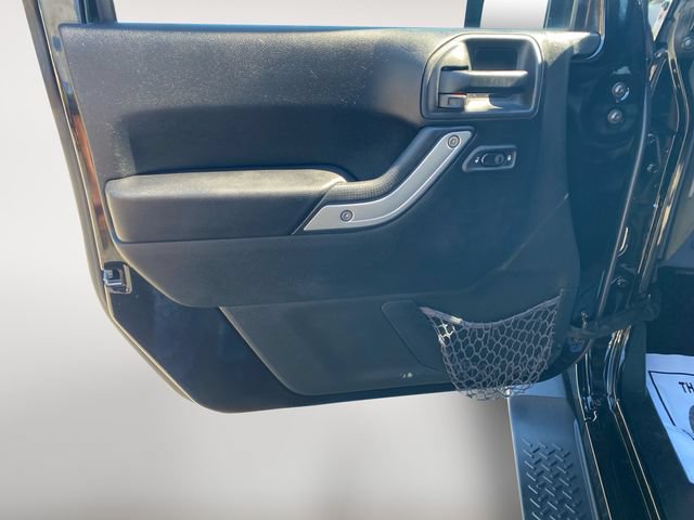 Used 2017 Jeep Wrangler Sahara w/ Dual Top Group AWD/4WD image 16