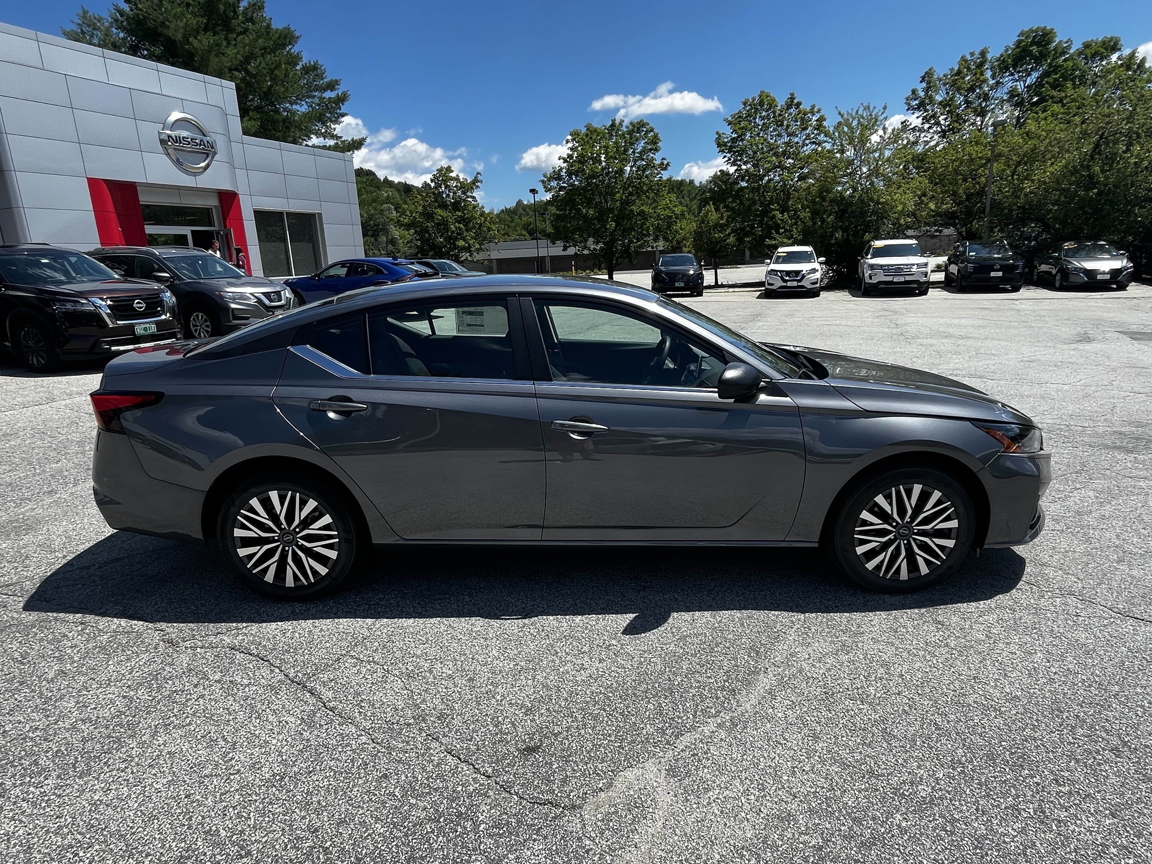 New 2026 Nissan Altima 2.5 SV AWD/4WD image 8