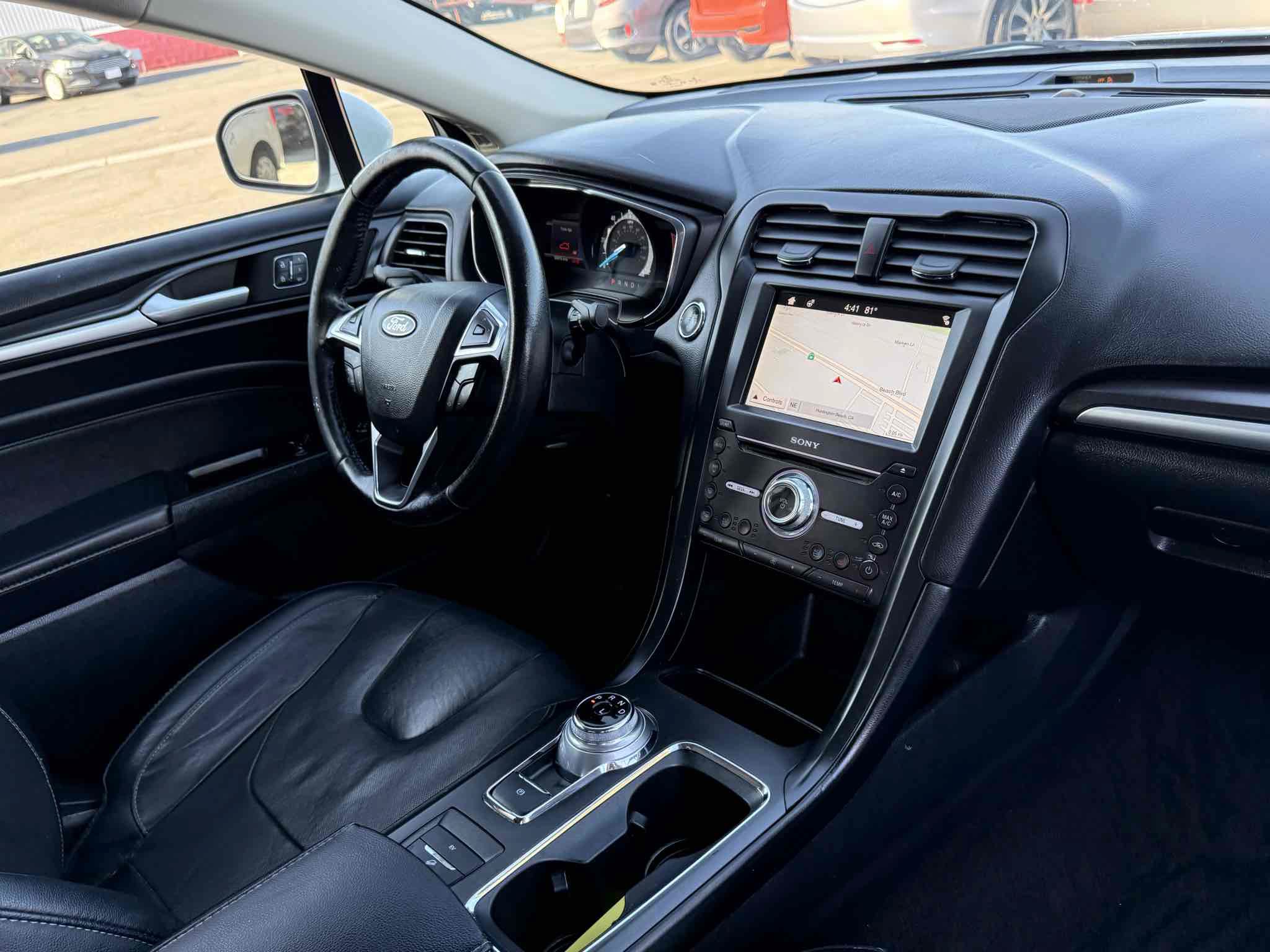 Used 2019 Ford Fusion Energi Titanium FWD image 59