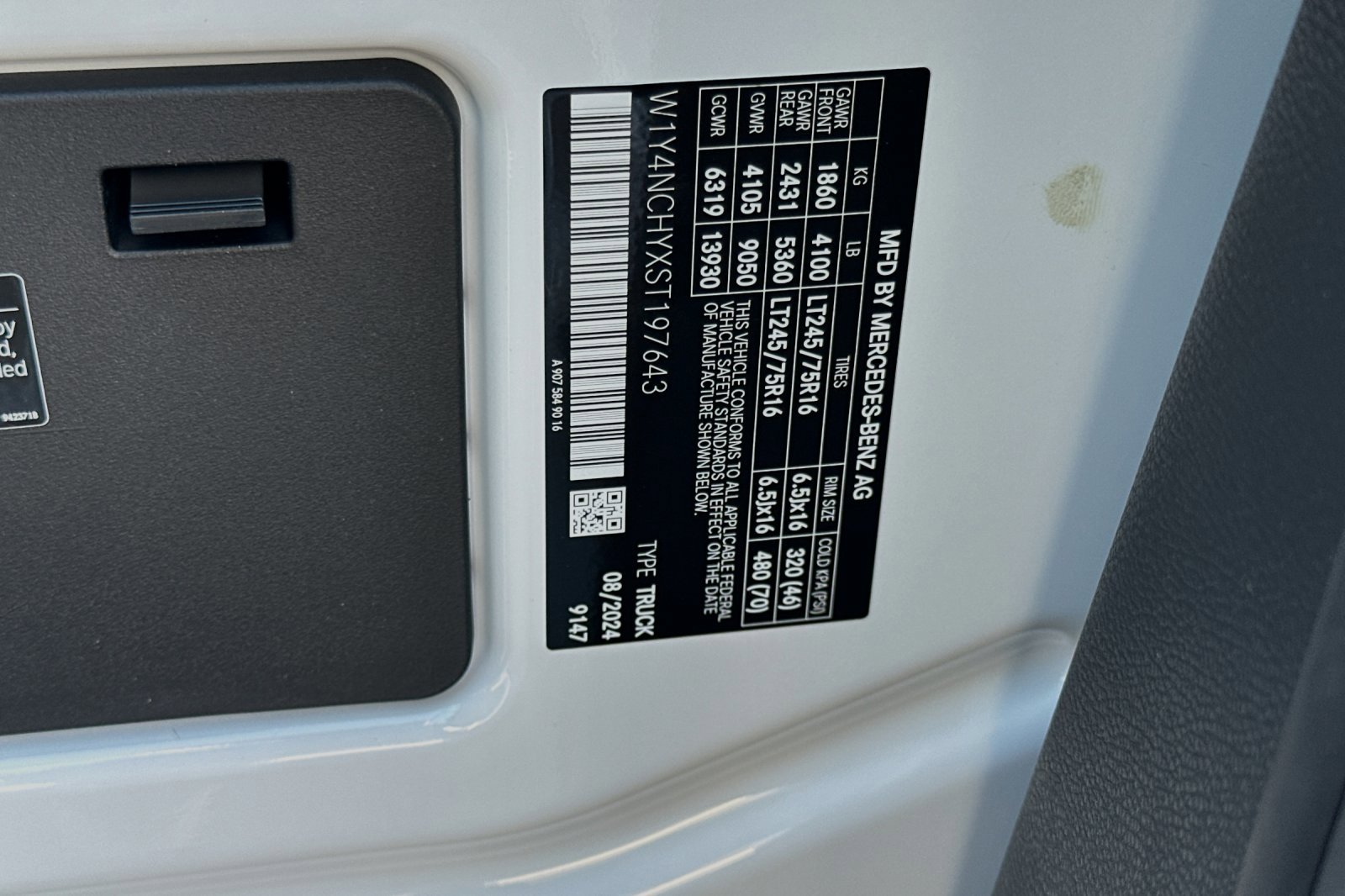 New 2025 Mercedes-Benz Sprinter 2500 image 28