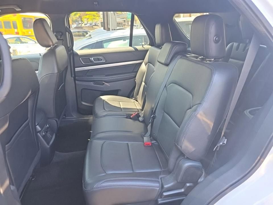Used 2018 Ford Explorer XLT w/ Equipment Group 202A AWD/4WD image 6