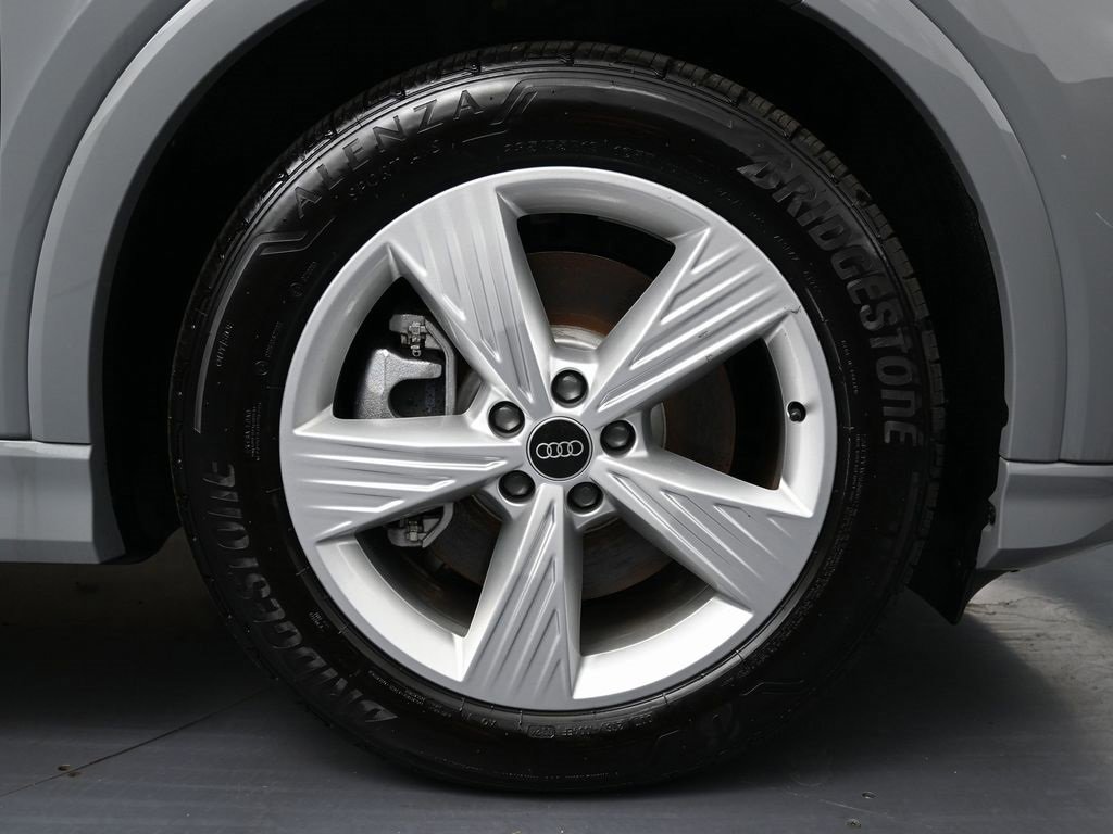 Used 2024 Audi Q4 e-tron Premium w/ Convenience Package image 13
