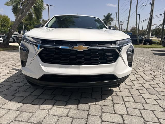 Used 2025 Chevrolet Trax LS FWD image 20