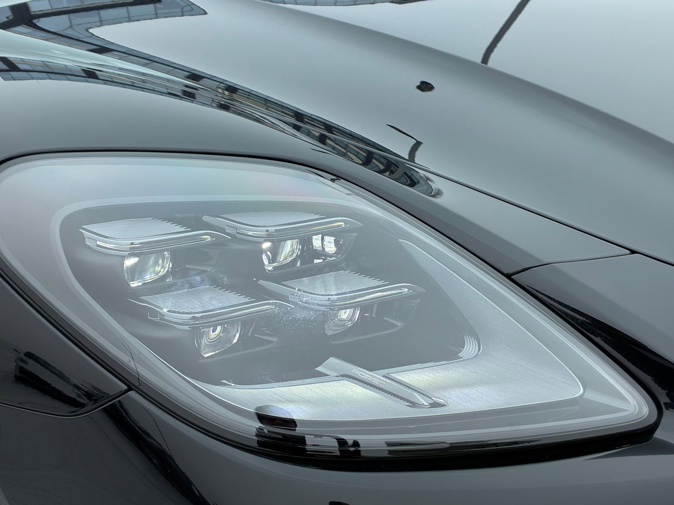 Certified 2025 Porsche Panamera 4 image 11