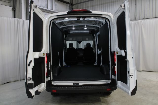 New 2026 Ford Transit 250 148 Medium Roof w/ Load Area Protection Package RWD image 19