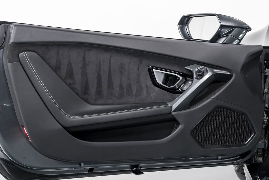 Used 2018 Lamborghini Huracan LP 580-2 image 9