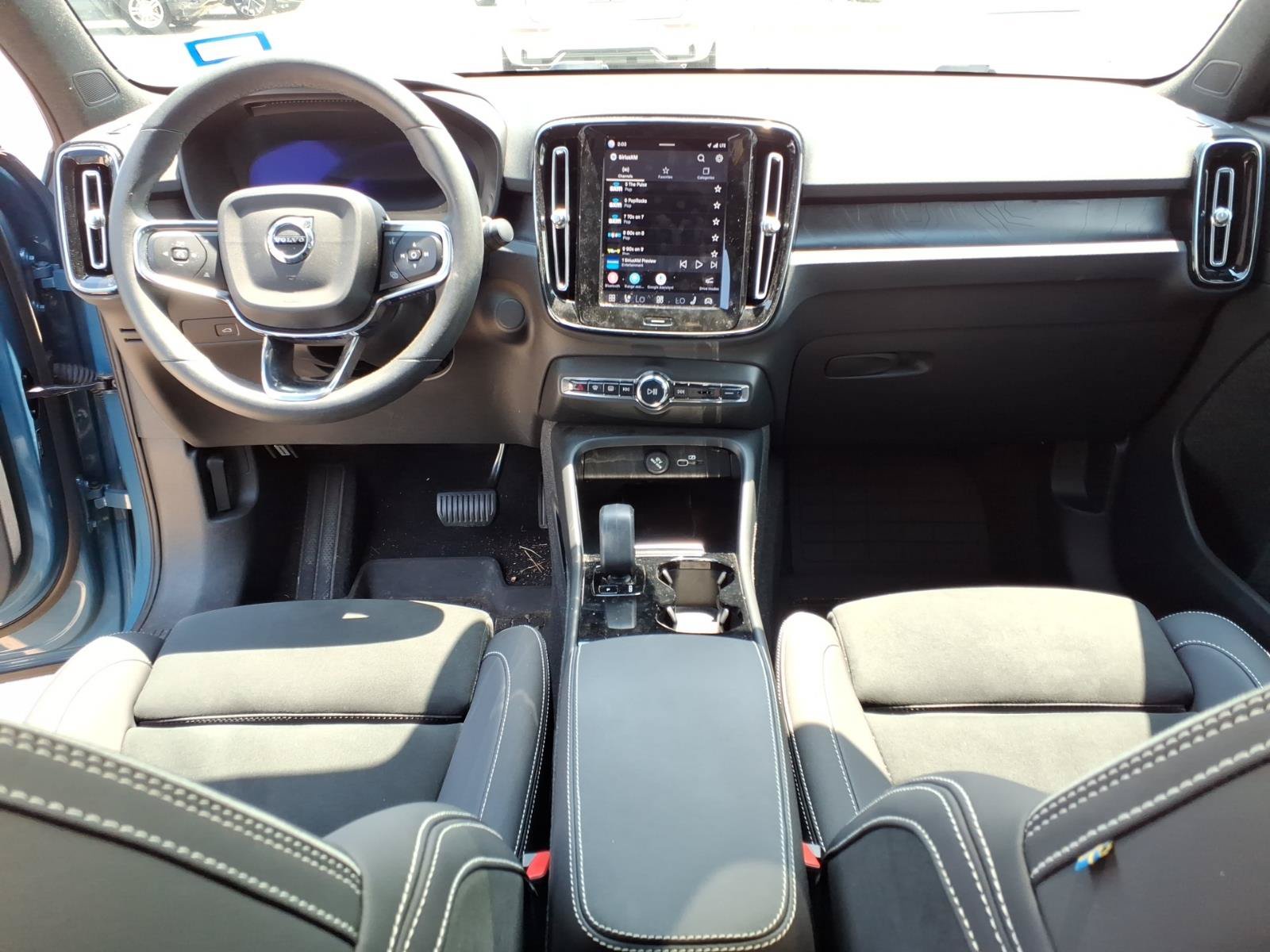 Certified 2023 Volvo C40 P8 Recharge Ultimate AWD/4WD image 7