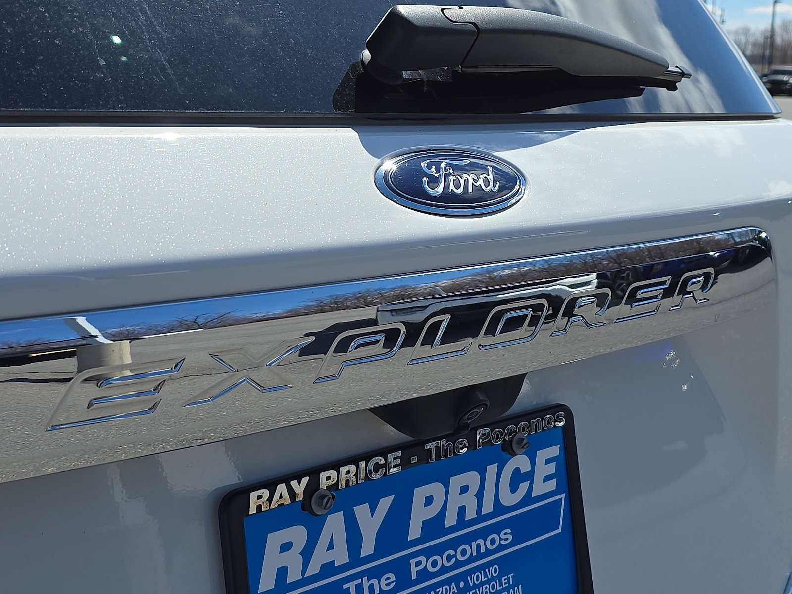 Certified 2022 Ford Explorer XLT w/ Equipment Group 202A AWD/4WD image 31