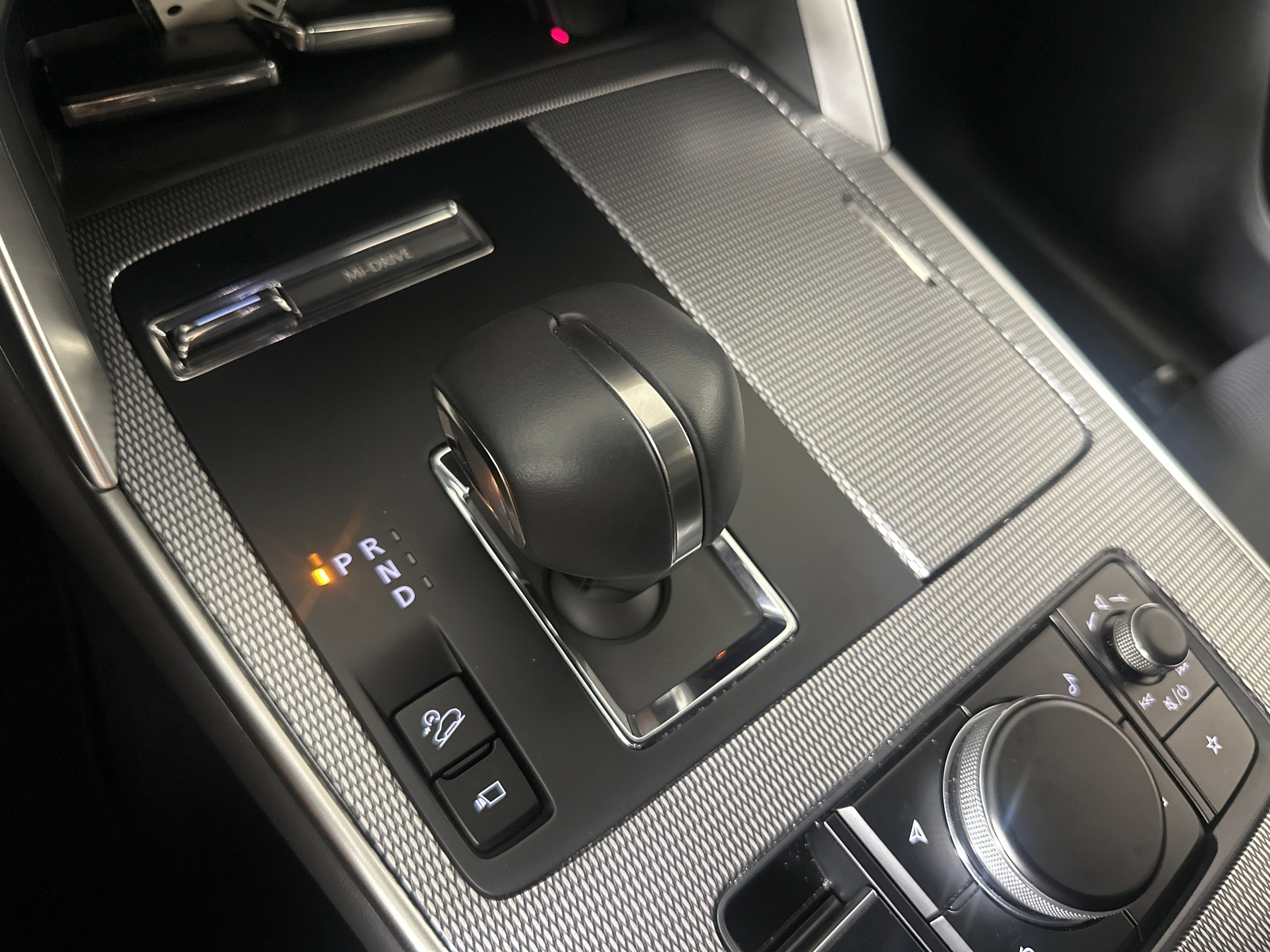 Used 2025 MAZDA CX-70 3.3 Turbo S w/ Premium Package image 18