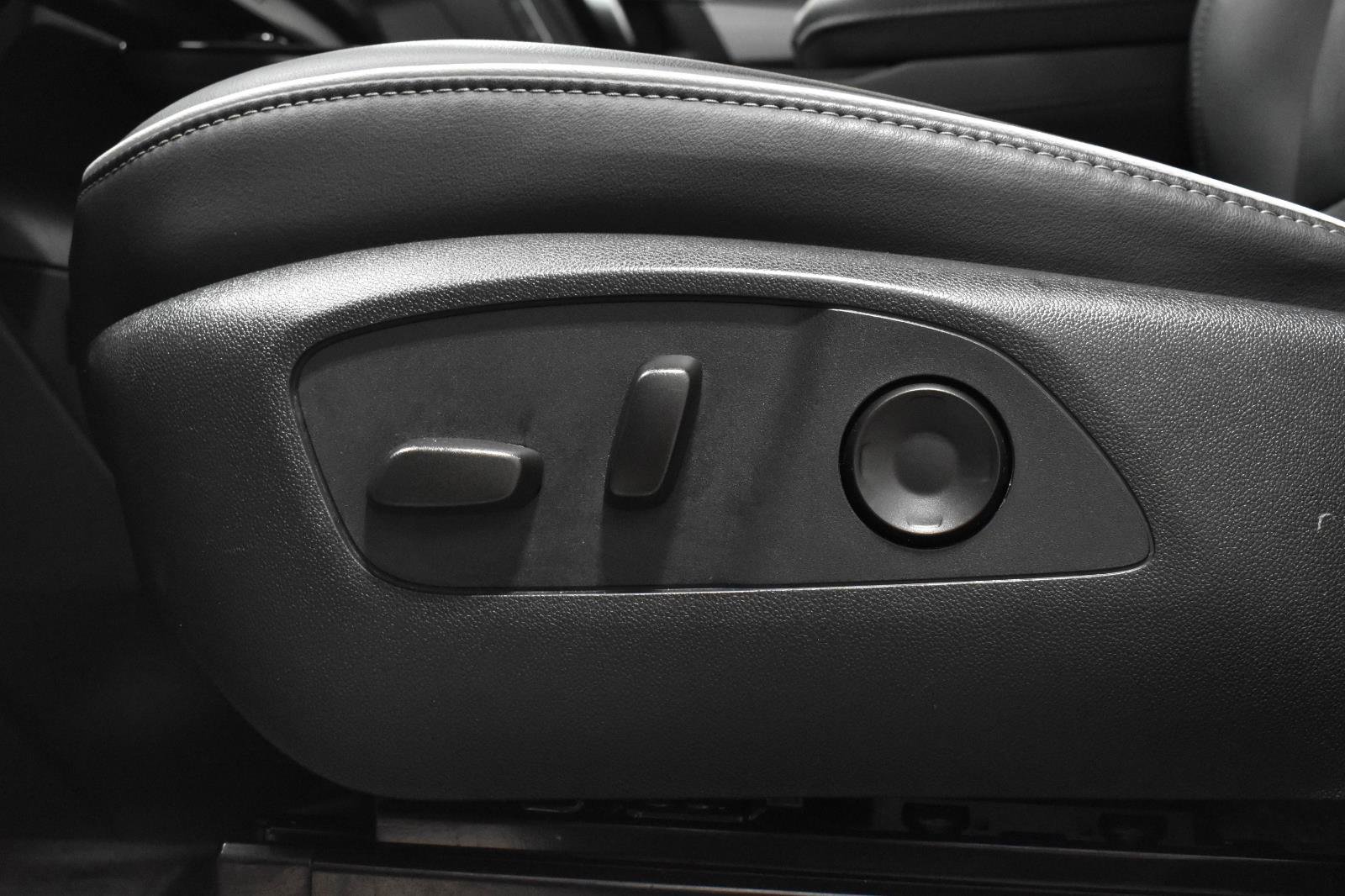 Used 2025 Buick Enclave Preferred image 4