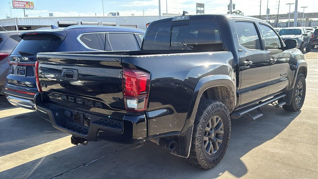 Used 2023 Toyota Tacoma SR5 w/ Technology Package image 3
