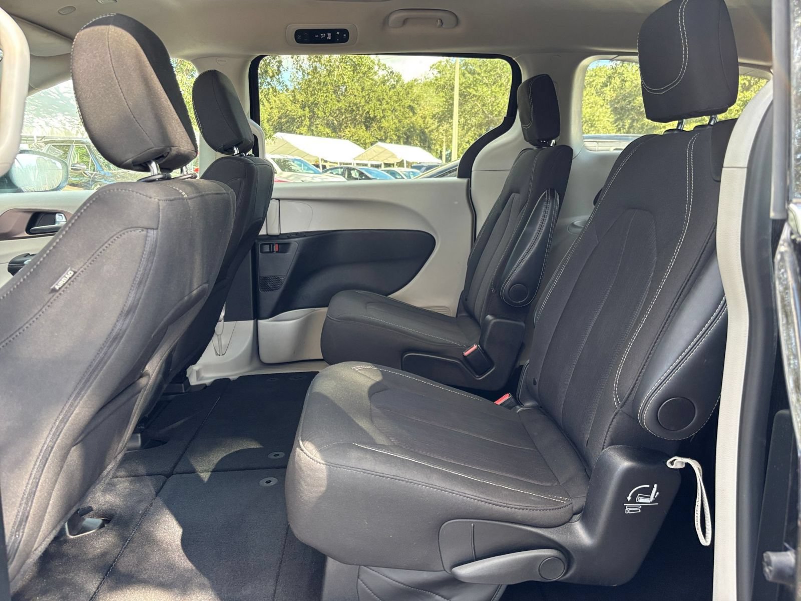 Used 2024 Chrysler Voyager LX FWD image 27