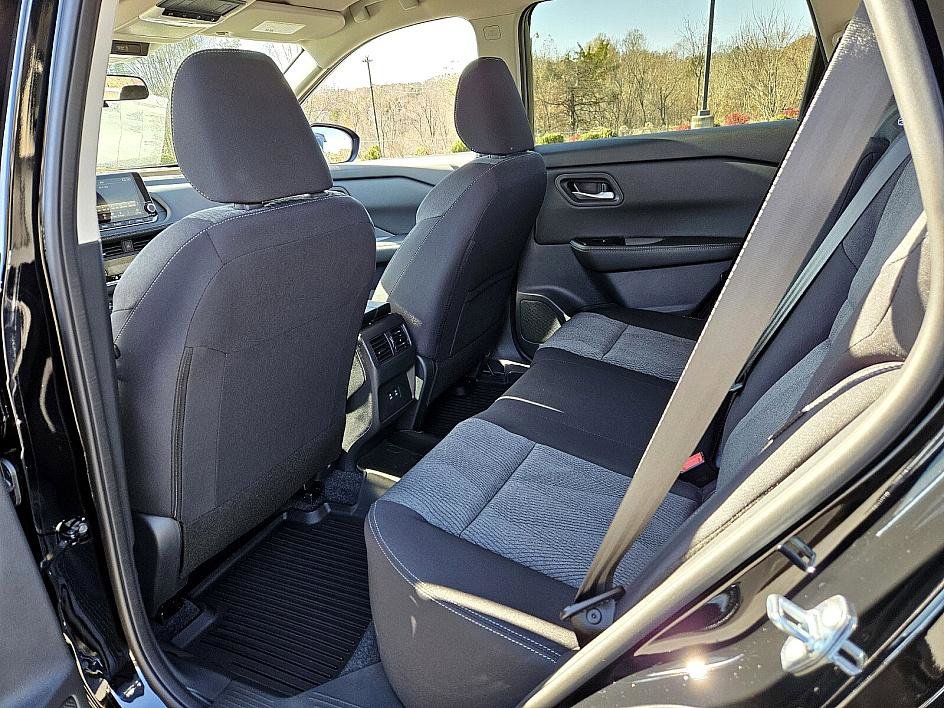 New 2026 Nissan Rogue SV image 8