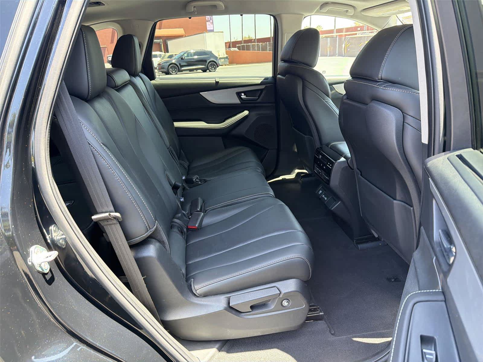 Certified 2024 Acura MDX w/ Technology Package FWD image 14