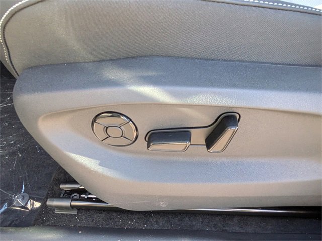 New 2026 Volkswagen Tiguan SE image 20