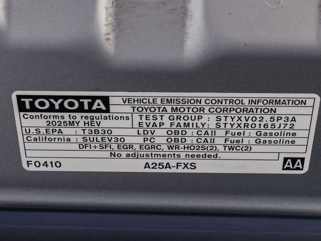 Used 2025 Toyota Camry LE FWD image 31