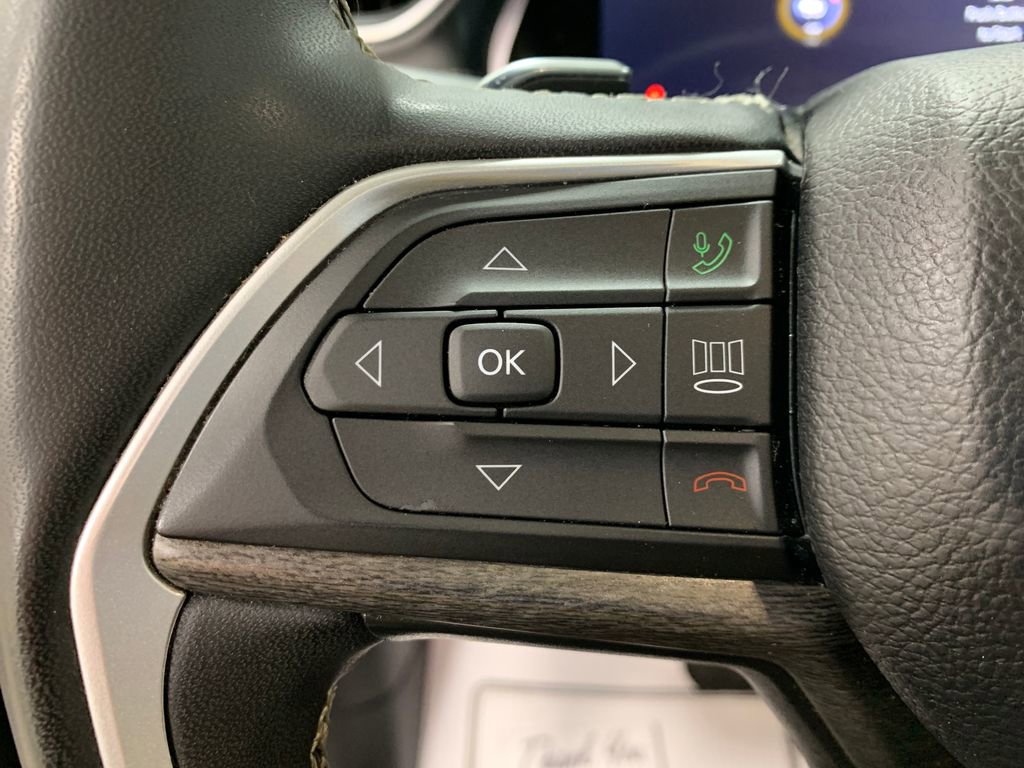 Used 2024 Jeep Grand Cherokee L Limited w/ Luxury Tech Group II image 23