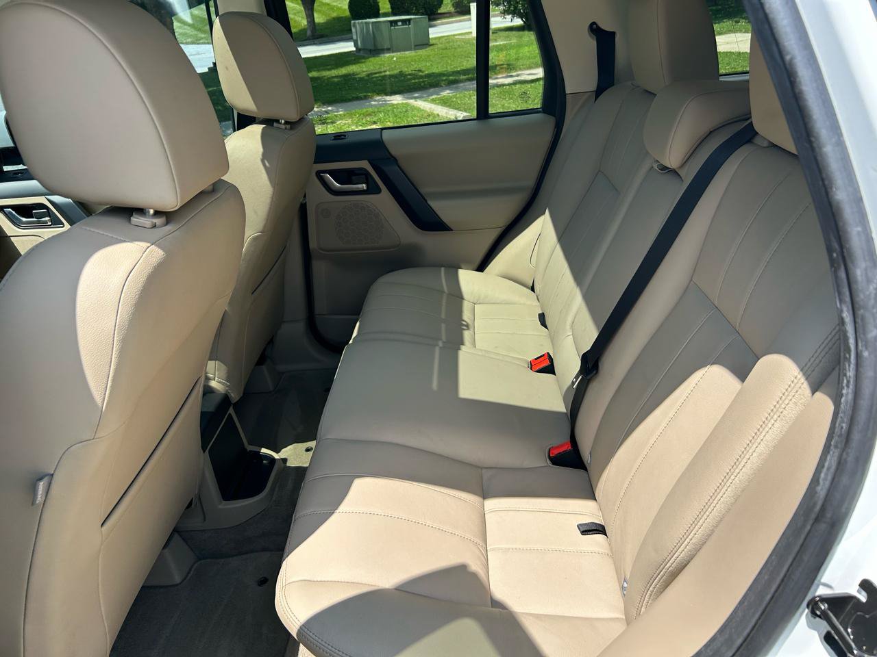 Used 2014 Land Rover LR2 HSE AWD/4WD image 13