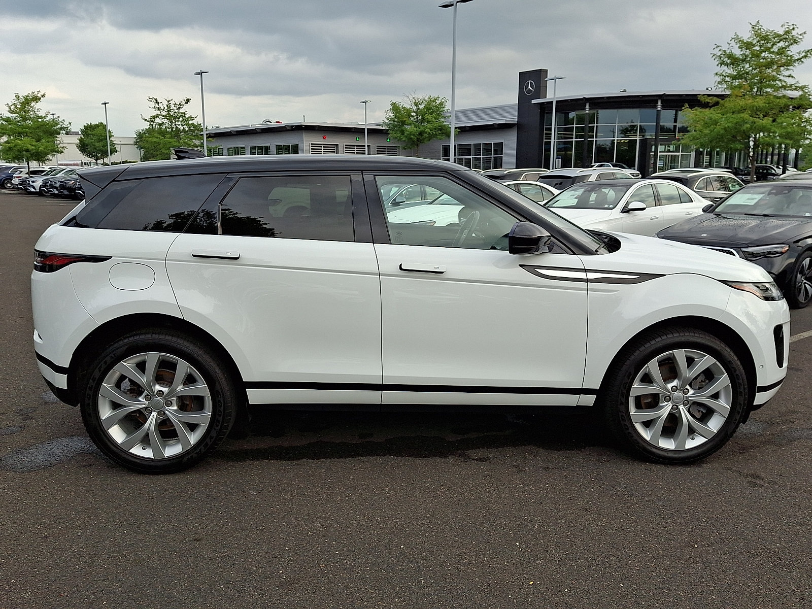 Used 2020 Land Rover Range Rover Evoque SE AWD/4WD image 7