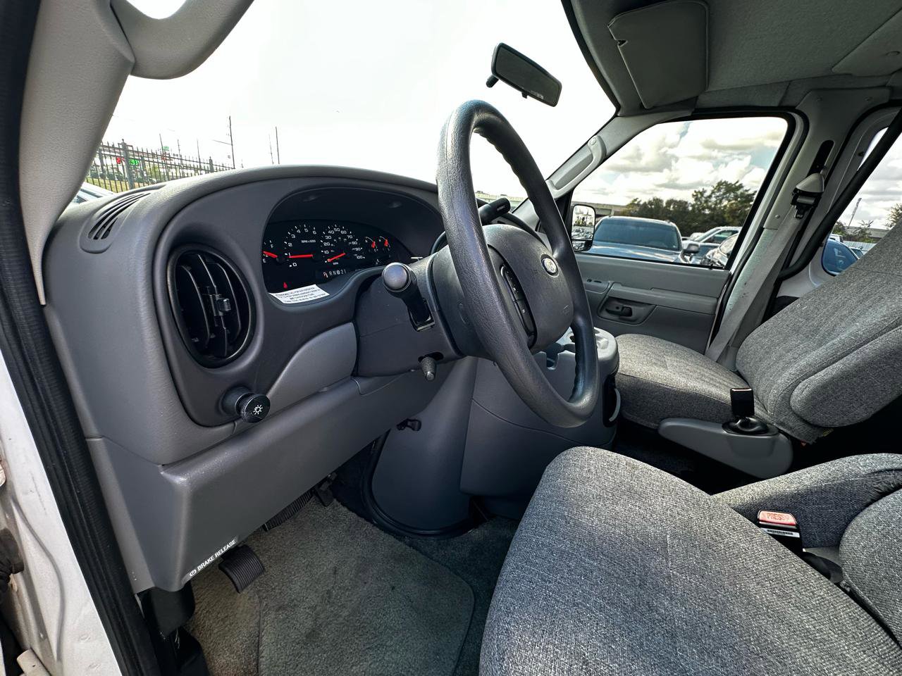 Used 2004 Ford E-250 and Econoline 250 Extended RWD image 64