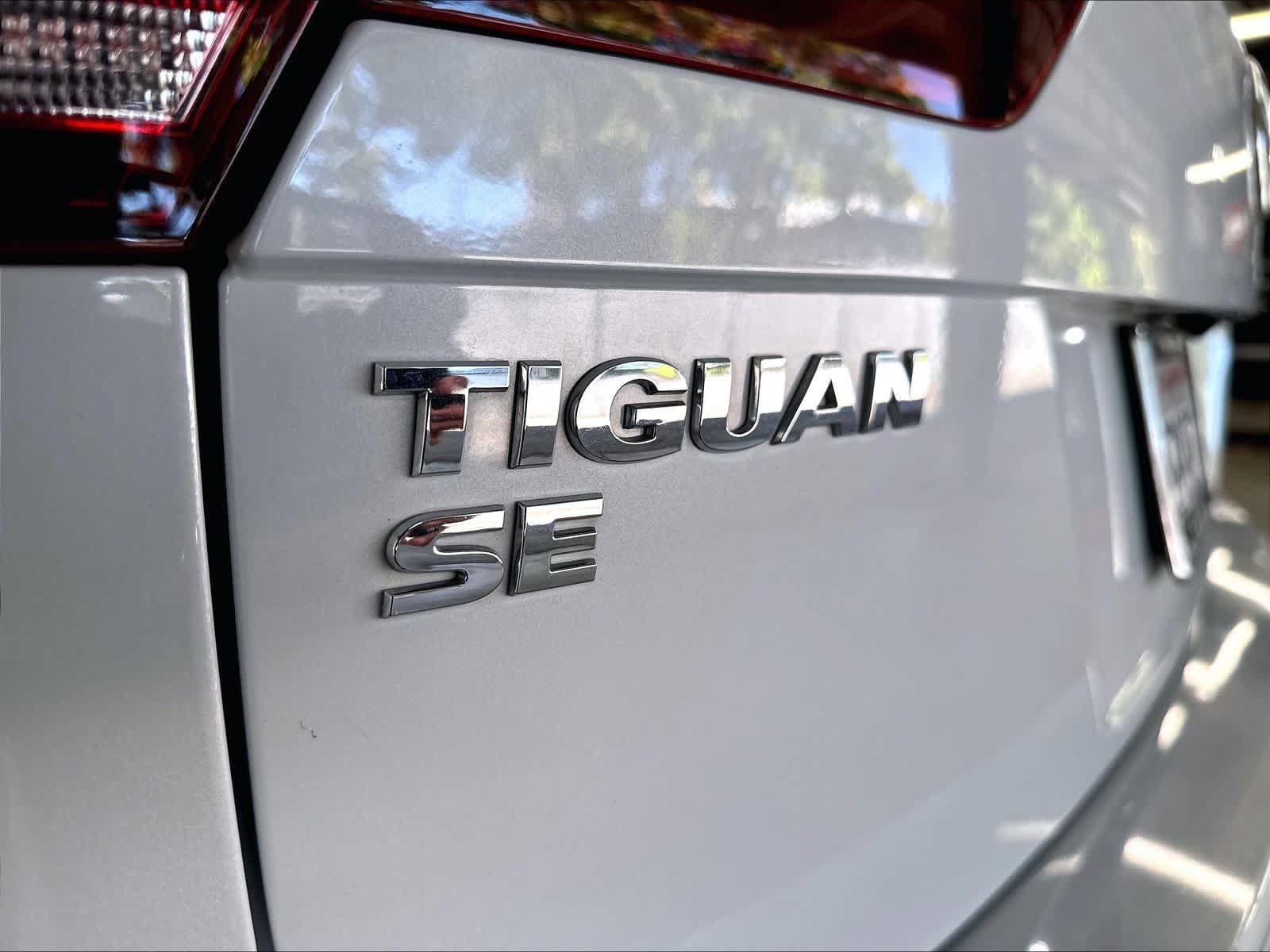 Used 2018 Volkswagen Tiguan SE AWD/4WD image 27