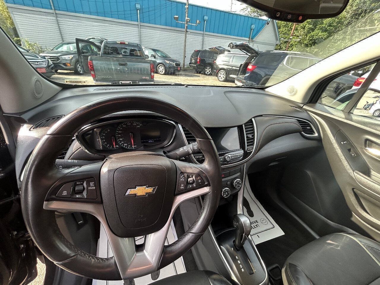 Used 2019 Chevrolet Trax LT w/ LT Convenience Package AWD/4WD image 6