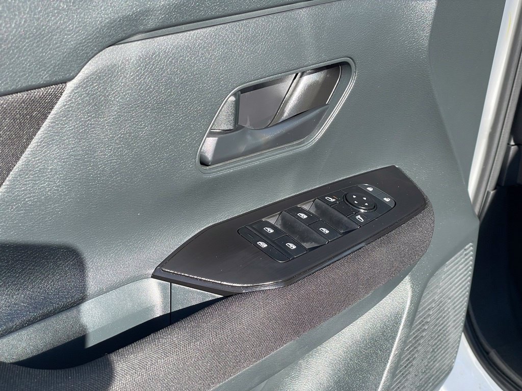 Certified 2025 Nissan Kicks S AWD/4WD image 13
