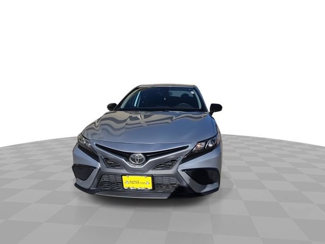 Used 2021 Toyota Camry SE FWD image 3